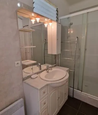 For 2 Near The Croisette With Balcony 133 Appartement *