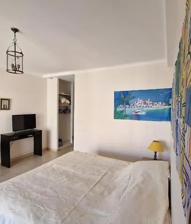 Apartment For 2 Near The Croisette With Balcony 133 *